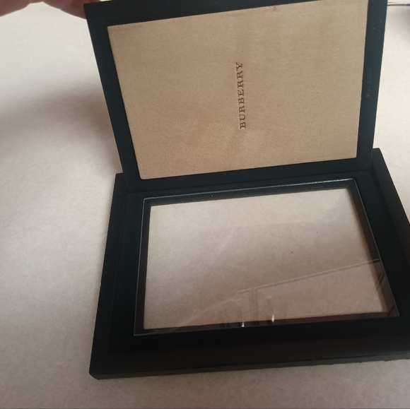 Burberry picture frame - Picture 7 of 10